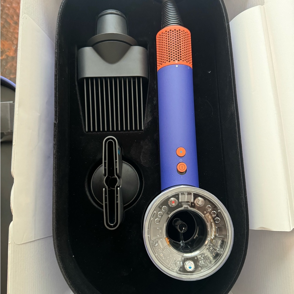 Dyson Supersonic Nural™ hair dryer Vinca
blue/Topaz - Picture 5 of 6